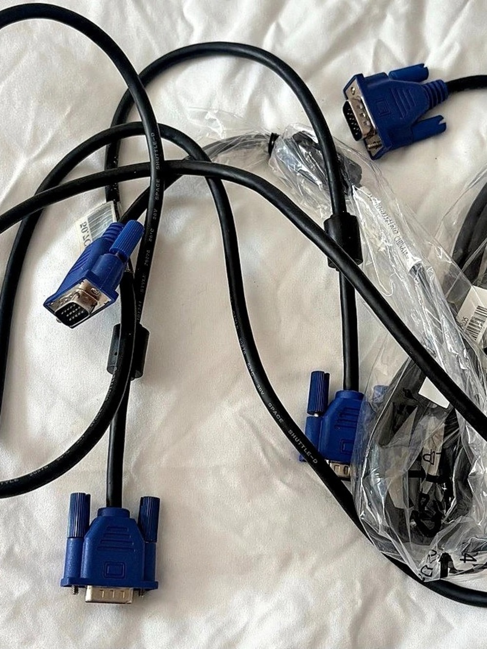 VGA Monitor Cable Bundle Black & Blue NWT